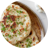 Pains naan, ail et fromage